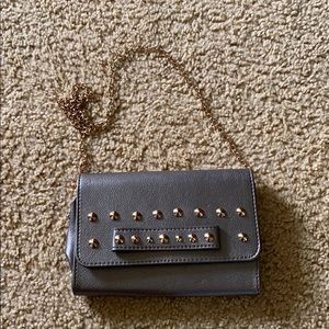 Gold chain shoulder bag